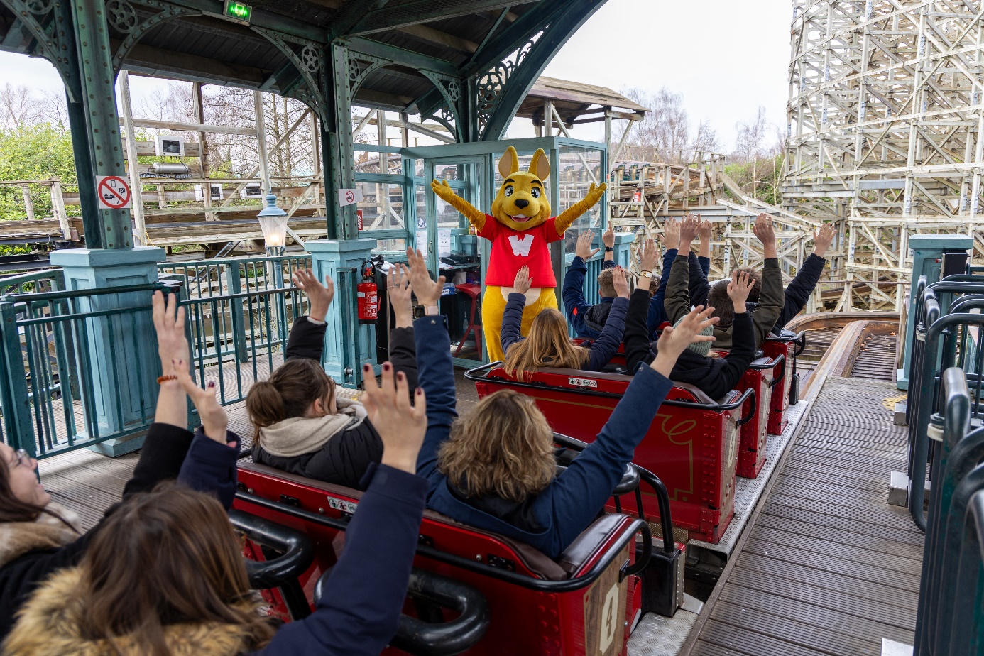 Walibi Belgium recrute pour ses 50 ans : une campagne décoiffante !