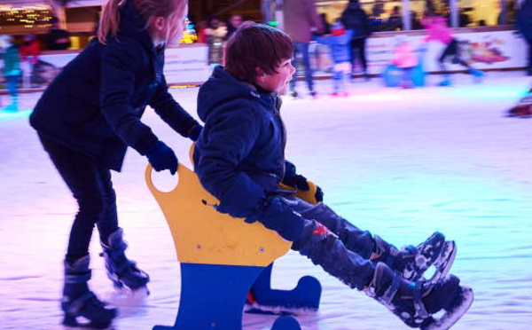 WAVRE SUR GLACE VOUS OFFRE UNE VILLE ÉTINCELANTE EN DÉCEMBRE !